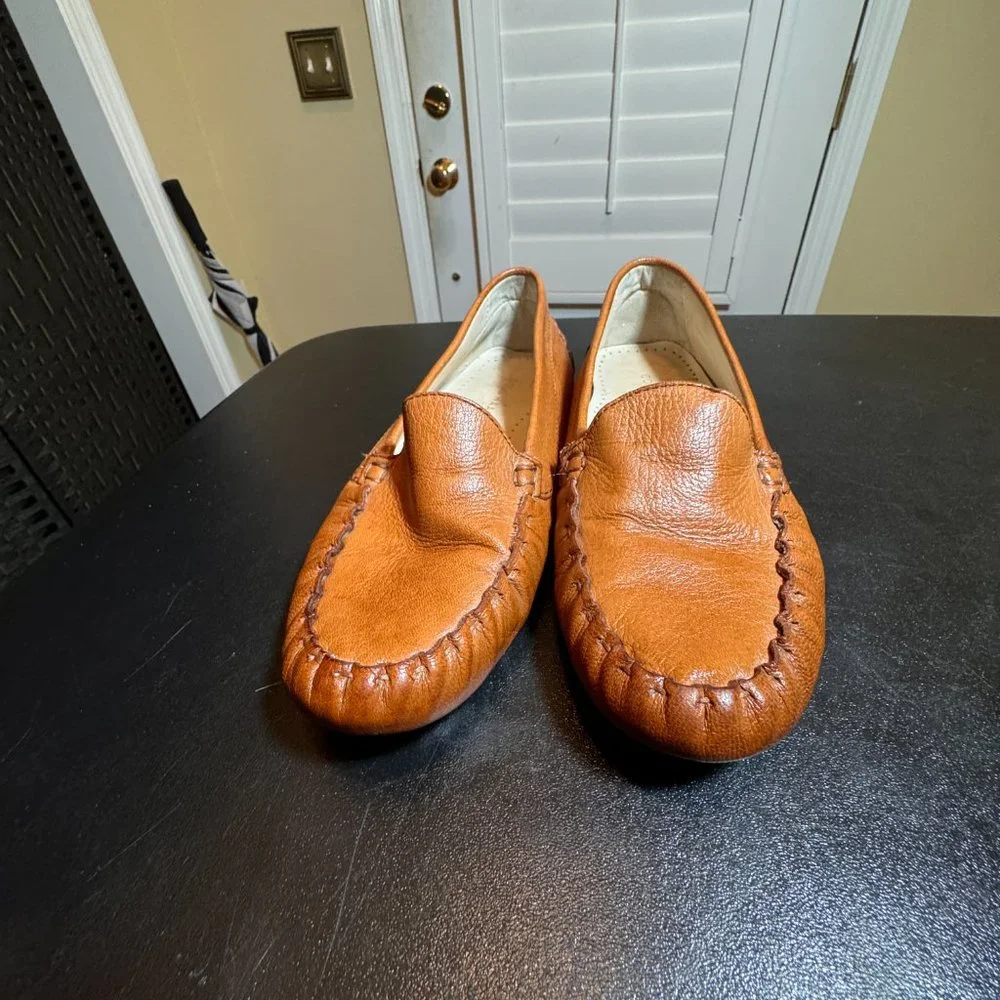 Cole Haan size 5.5B tan leather flats